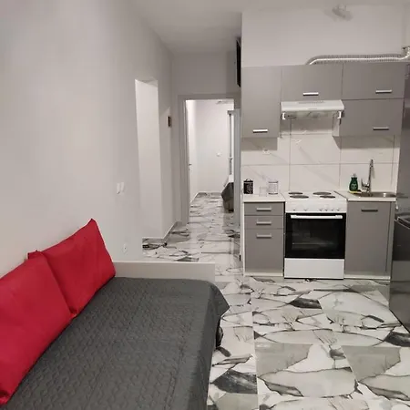 Luxury Fully Equipped In Village Center Apartment *