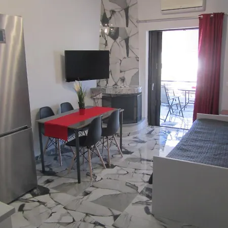 Luxury Fully Equipped In Village Center Apartment *